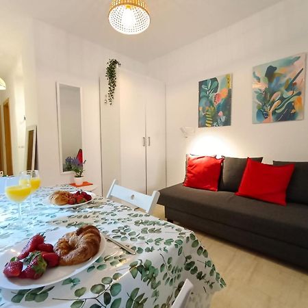 Monisimo Apartamento En Centro Historico De Malaga Con Parking Apartment Exterior photo